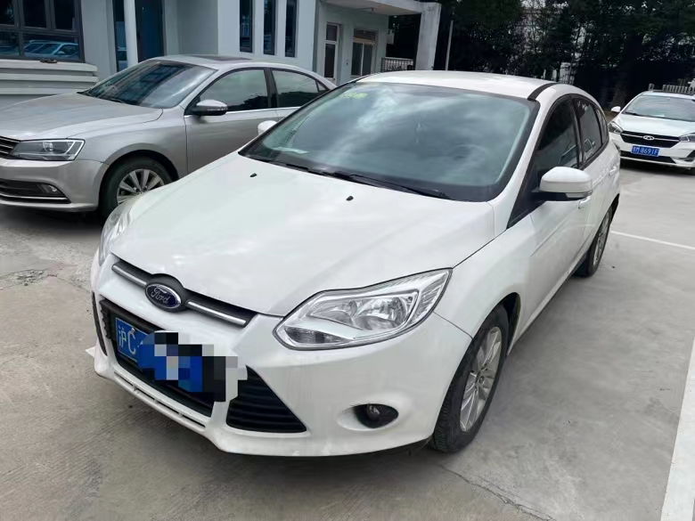 2012款福特福克斯两厢1.6L 手动 舒适版