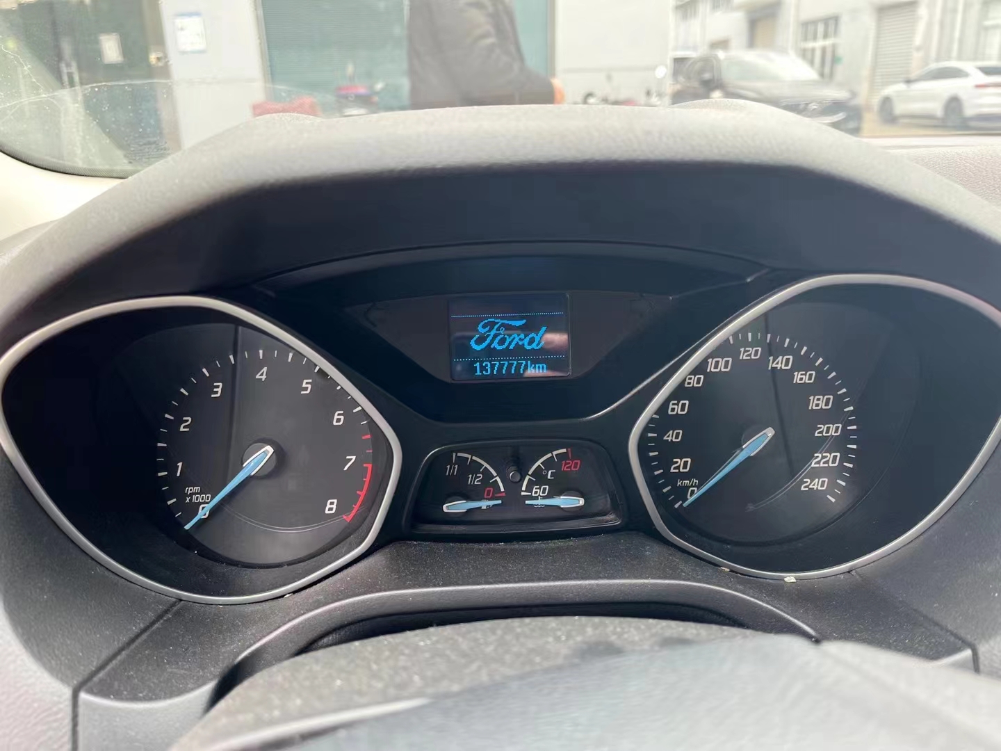 2012款福特福克斯两厢1.6L 手动 舒适版