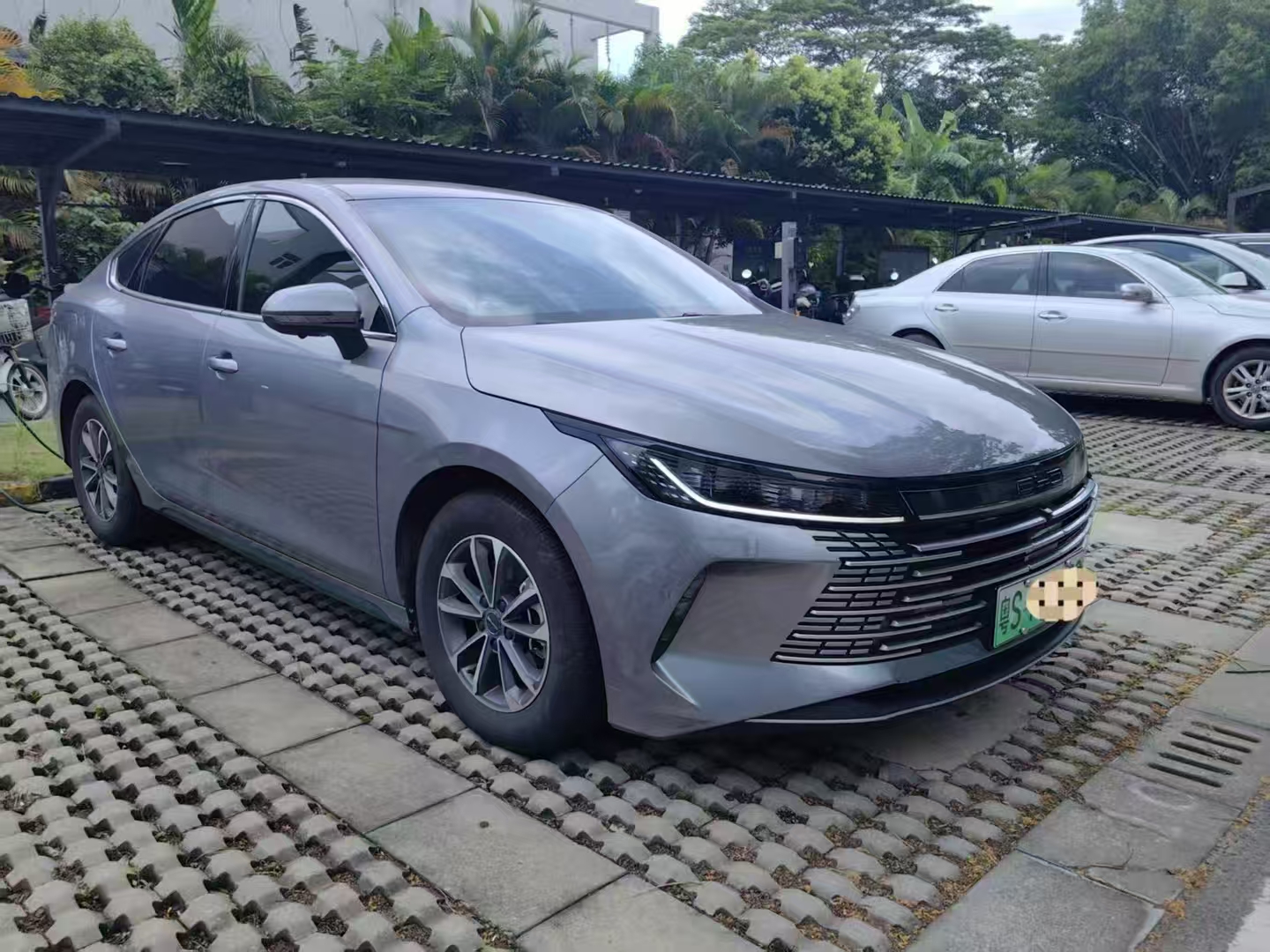 2024款驱逐舰05荣耀版DM-i55KM豪华型