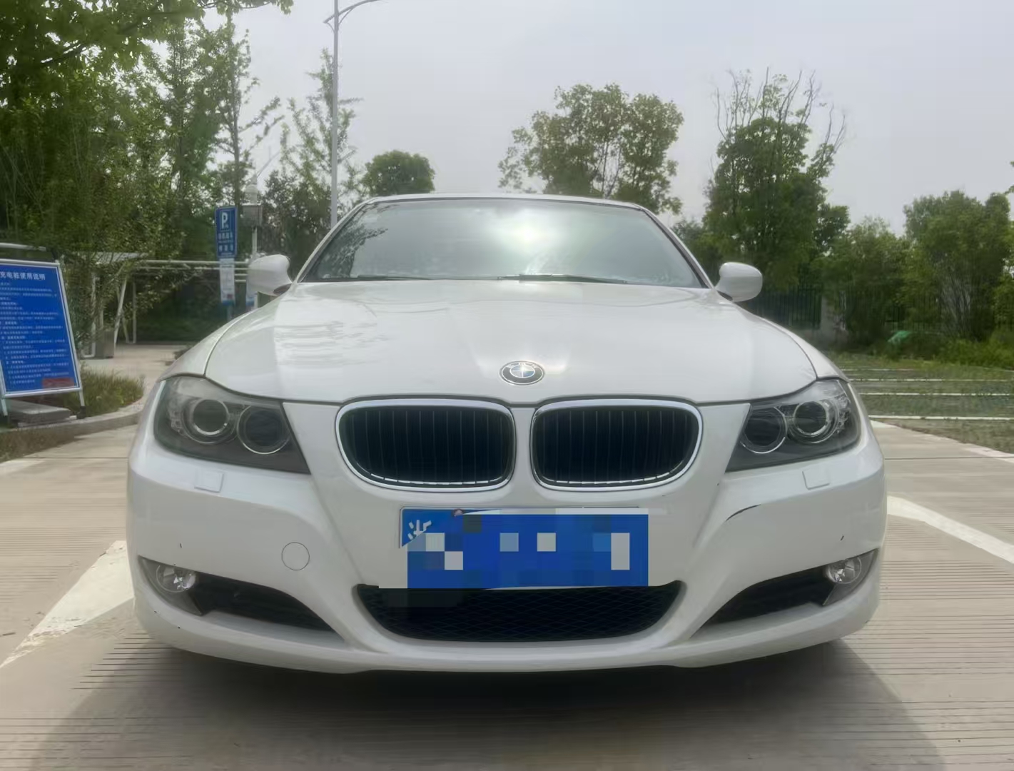 2011款宝马3系320i时尚型