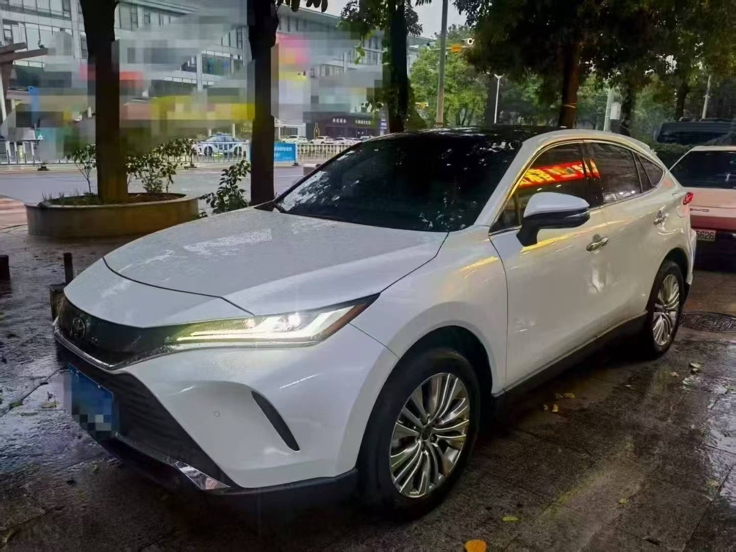 2022年丰田凌放HARRIER  2.0L CVT两驱尊享版