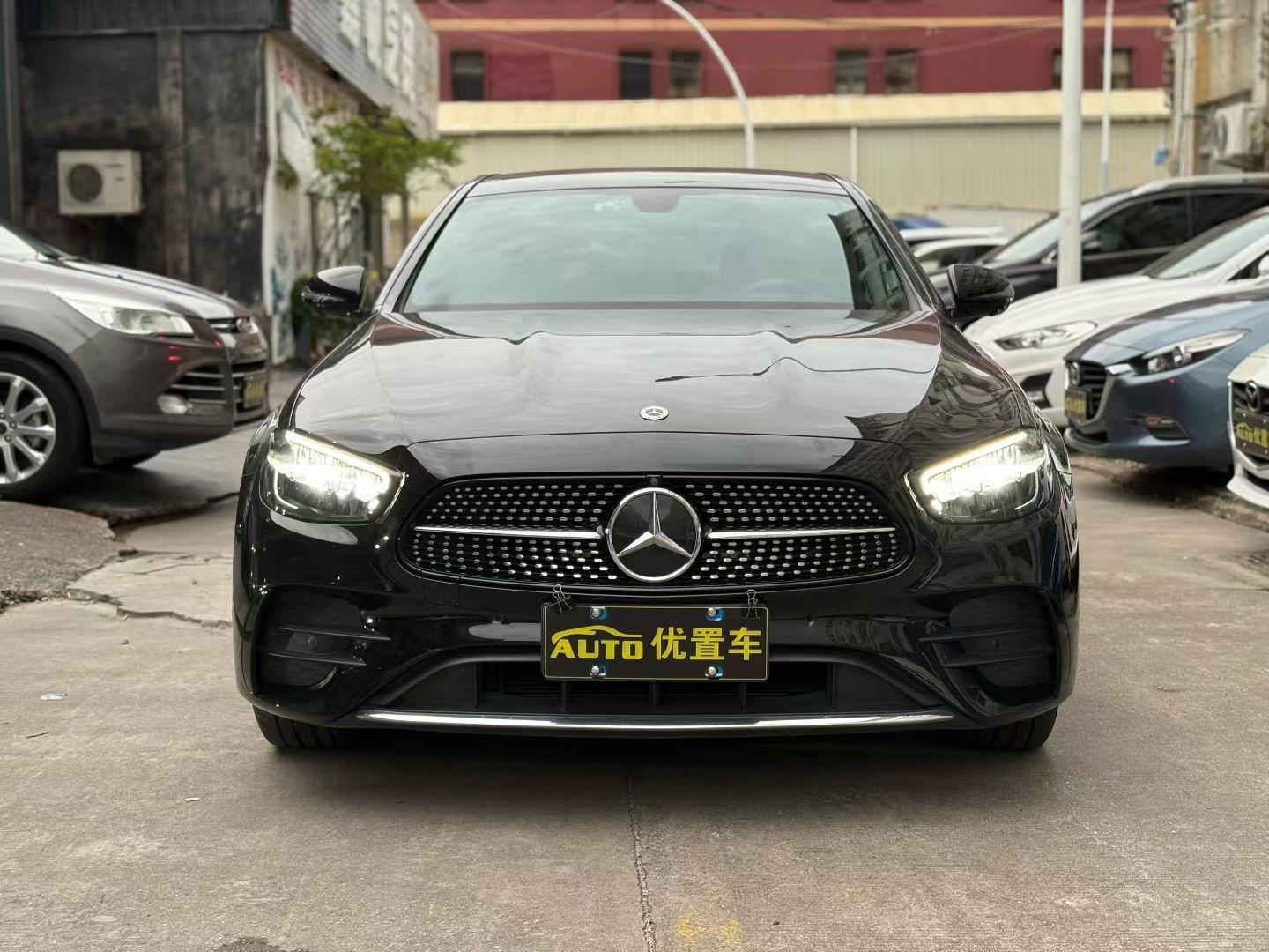 2023款奔驰E300L 2.0T运动时尚型