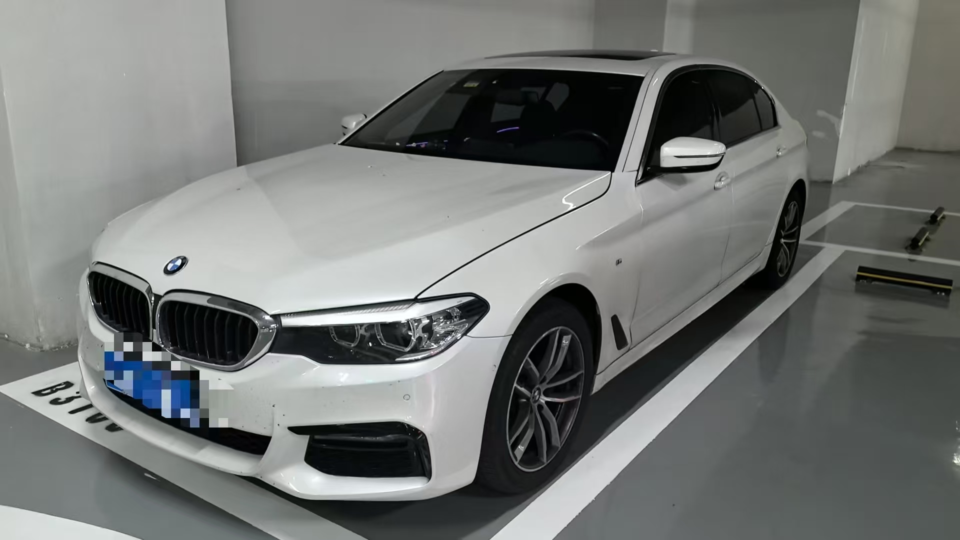 2019款宝马5系 525Li M运动套装