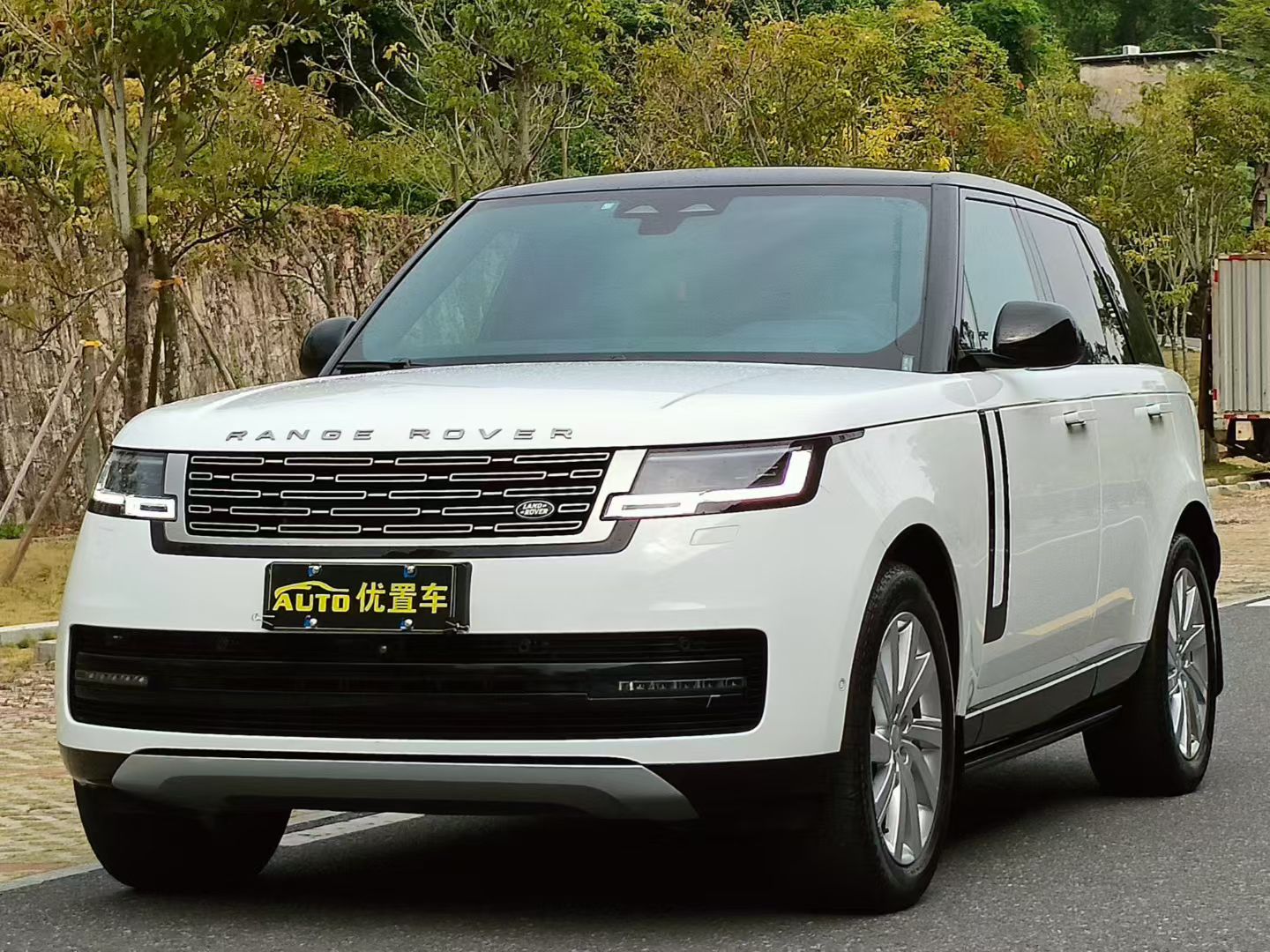 2024款路虎揽胜3.0T L6 360PS盛世版