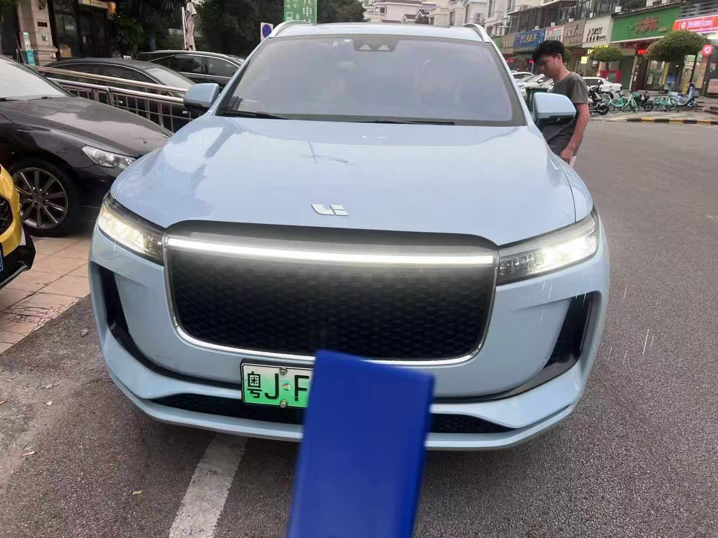 2020款理想ONE增程6座版