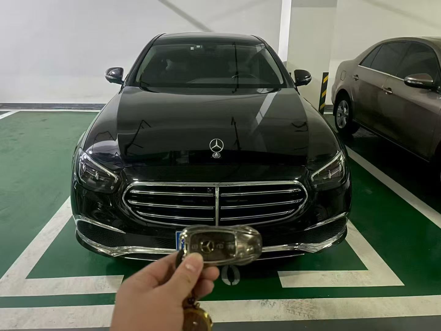 2022年奔驰E300L 豪华版