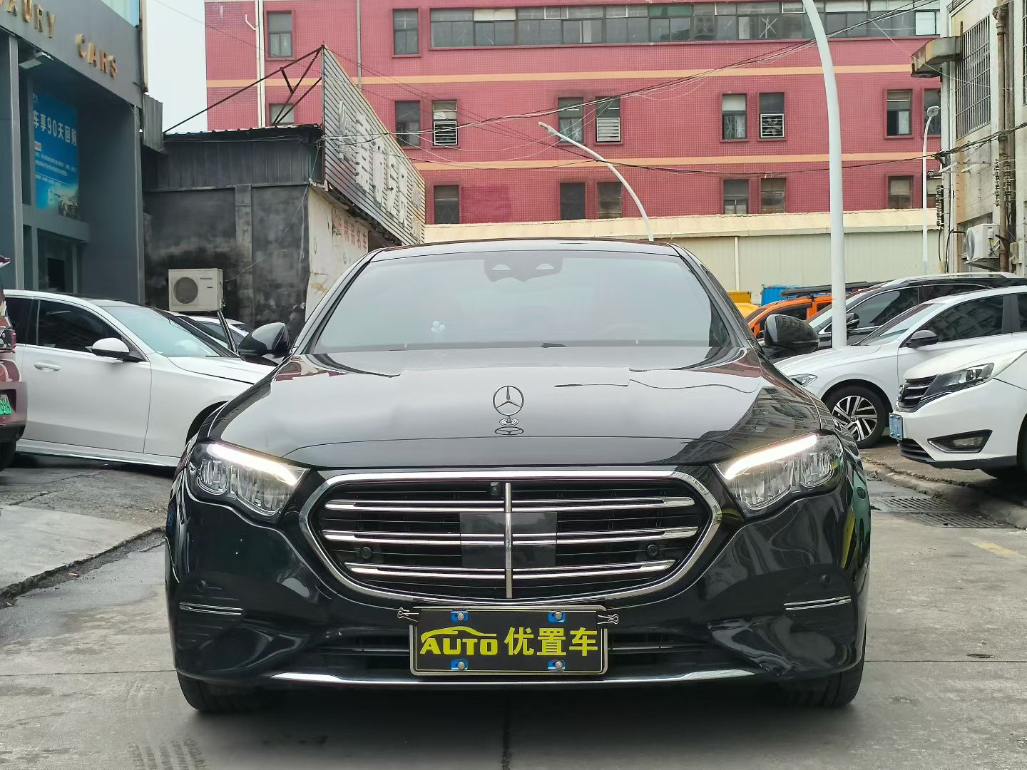 2025款奔驰E级E300L豪华型