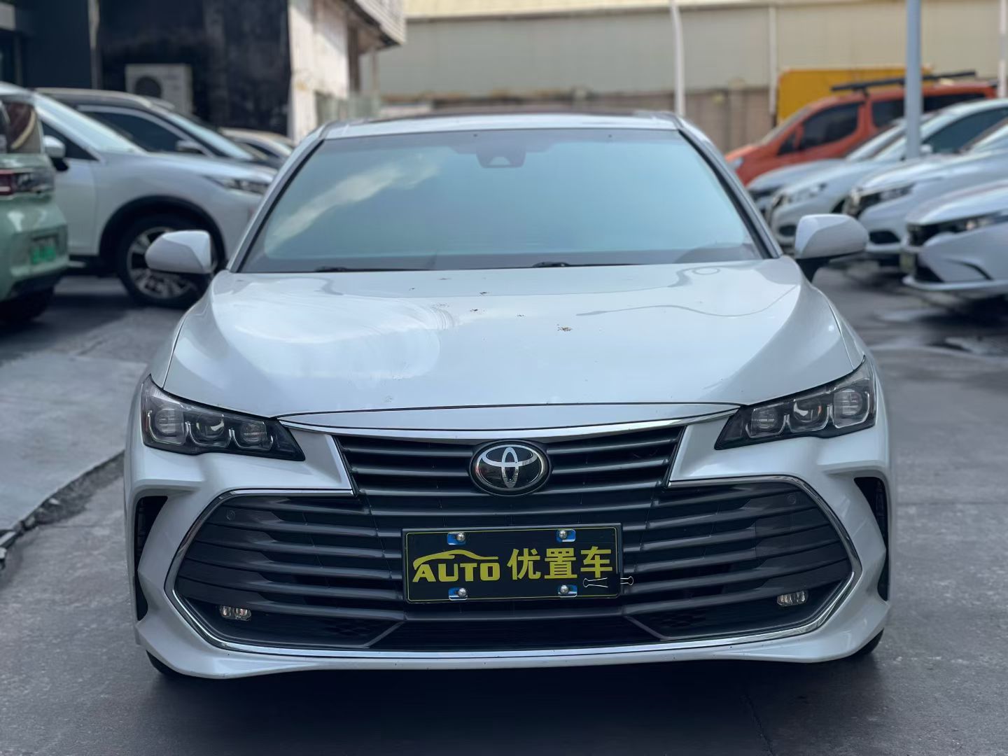 2019款丰田亚洲龙2.0L豪华版