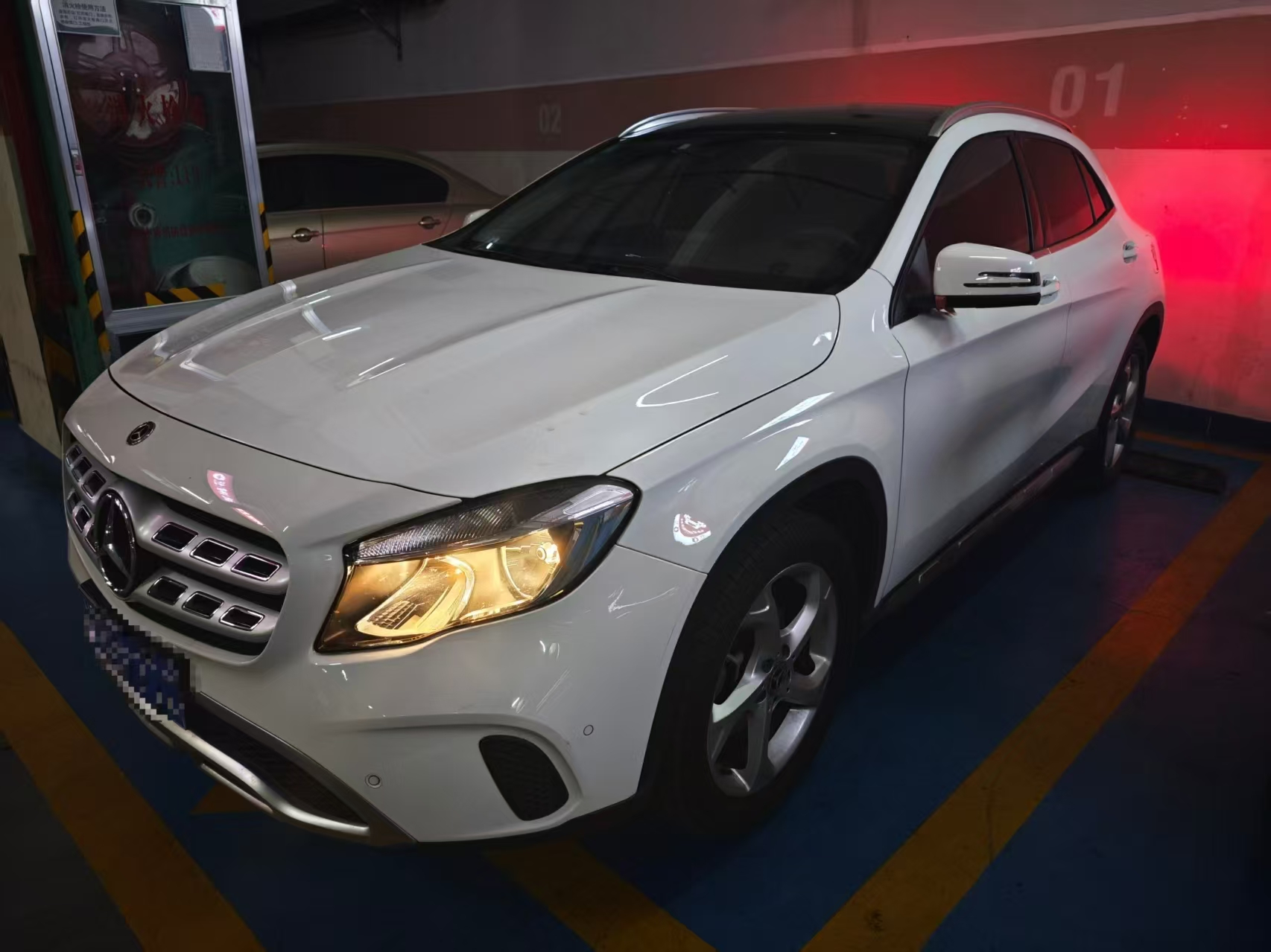 2019款奔驰GLA200  1.6T动感型