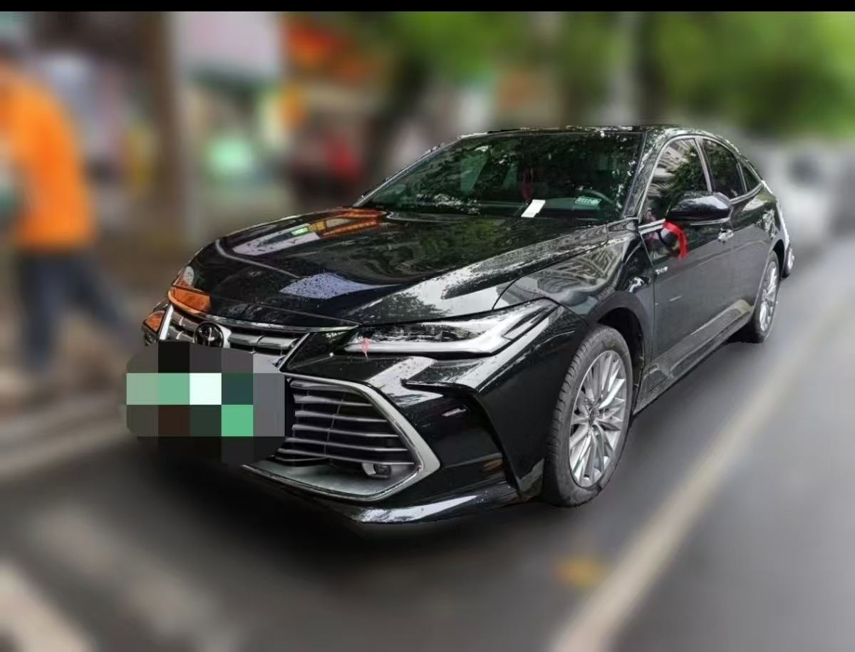 2026款丰田亚洲龙2.0双擎豪华版