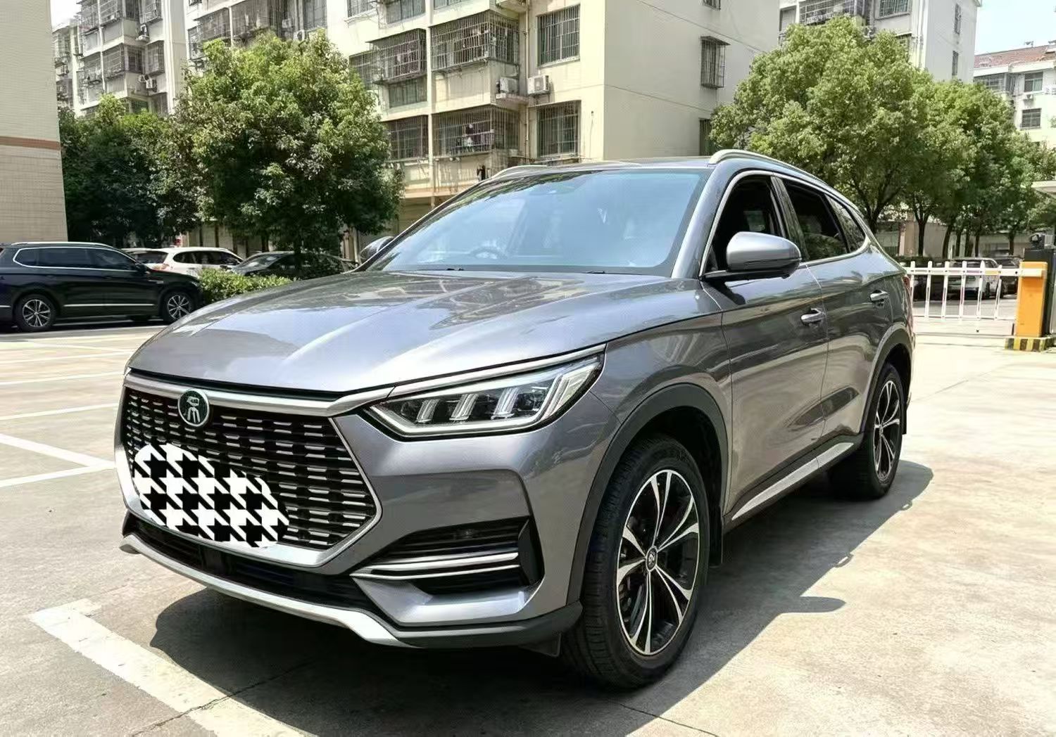 比亚迪宋PLUS2020款宋PLUS1.5T自动旗舰型