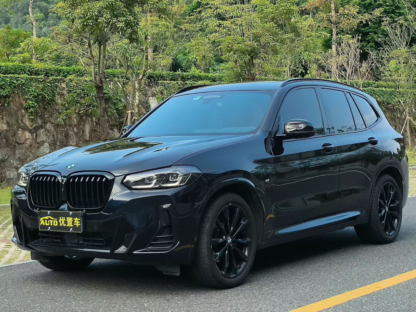 2022款宝马X3 30i尊享M耀夜套装