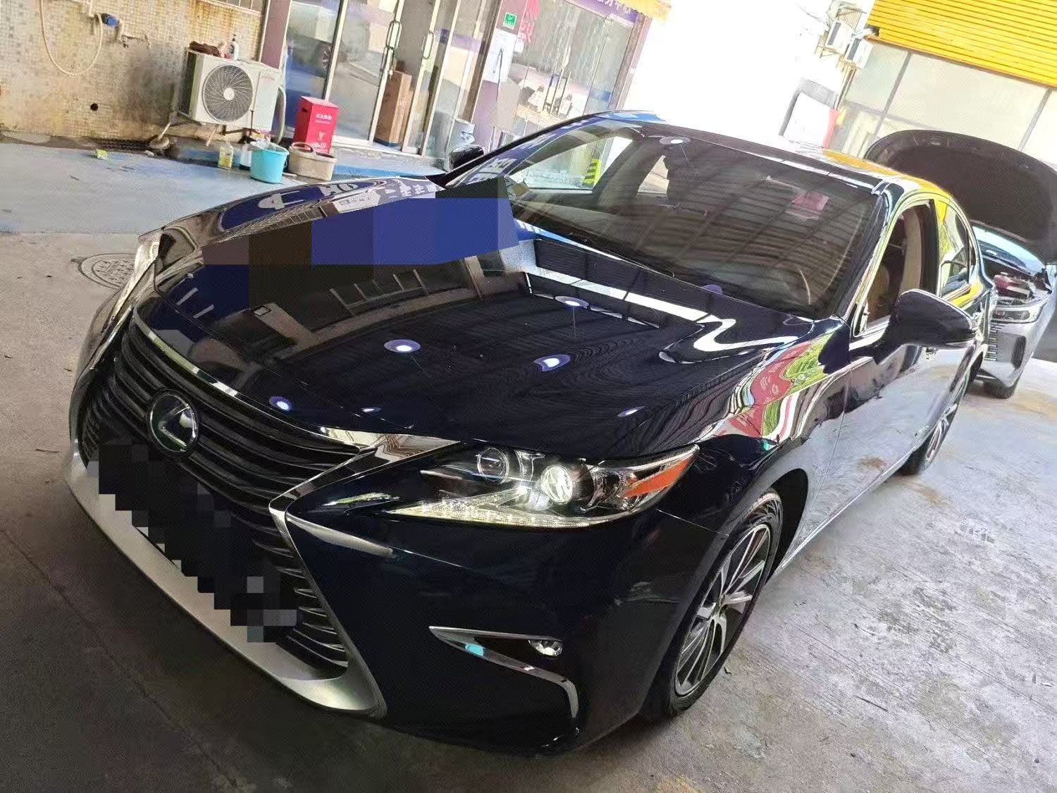 2015款雷克萨斯ES(进口)300h尊贵版