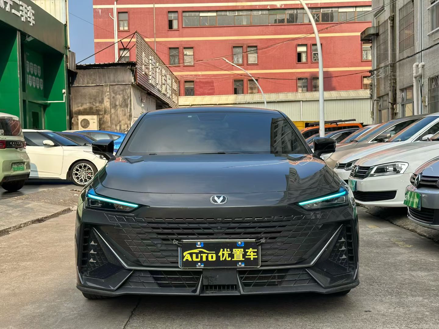 2022款长安UNI-V 1.5T尊贵型