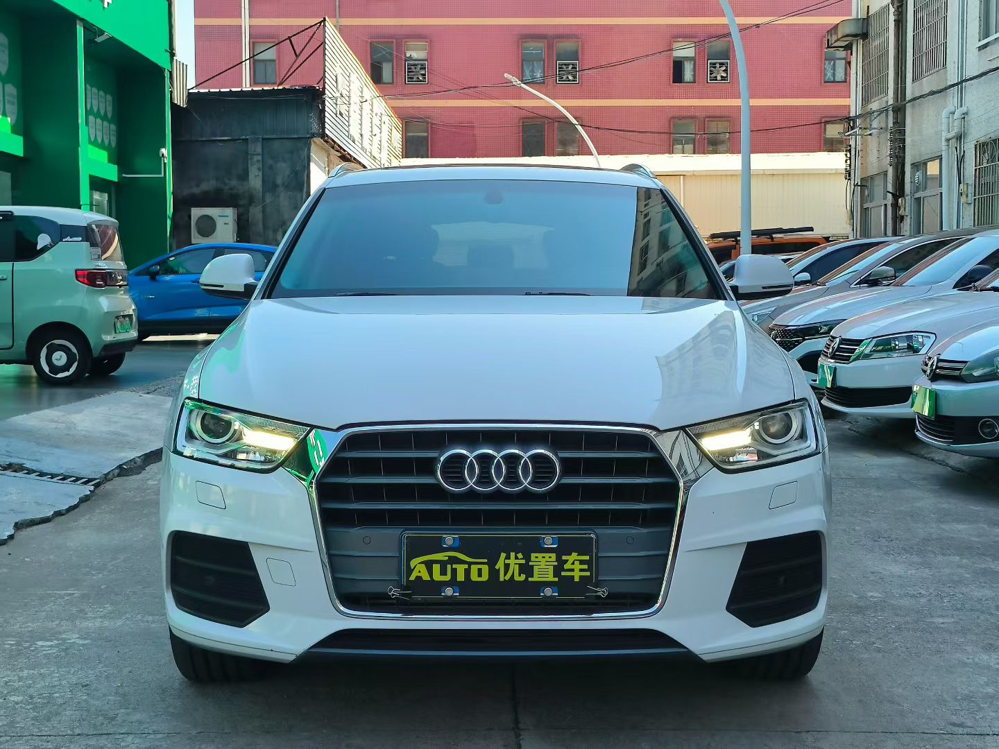 2017款奥迪Q3  2.0T 35 TFSI时尚型