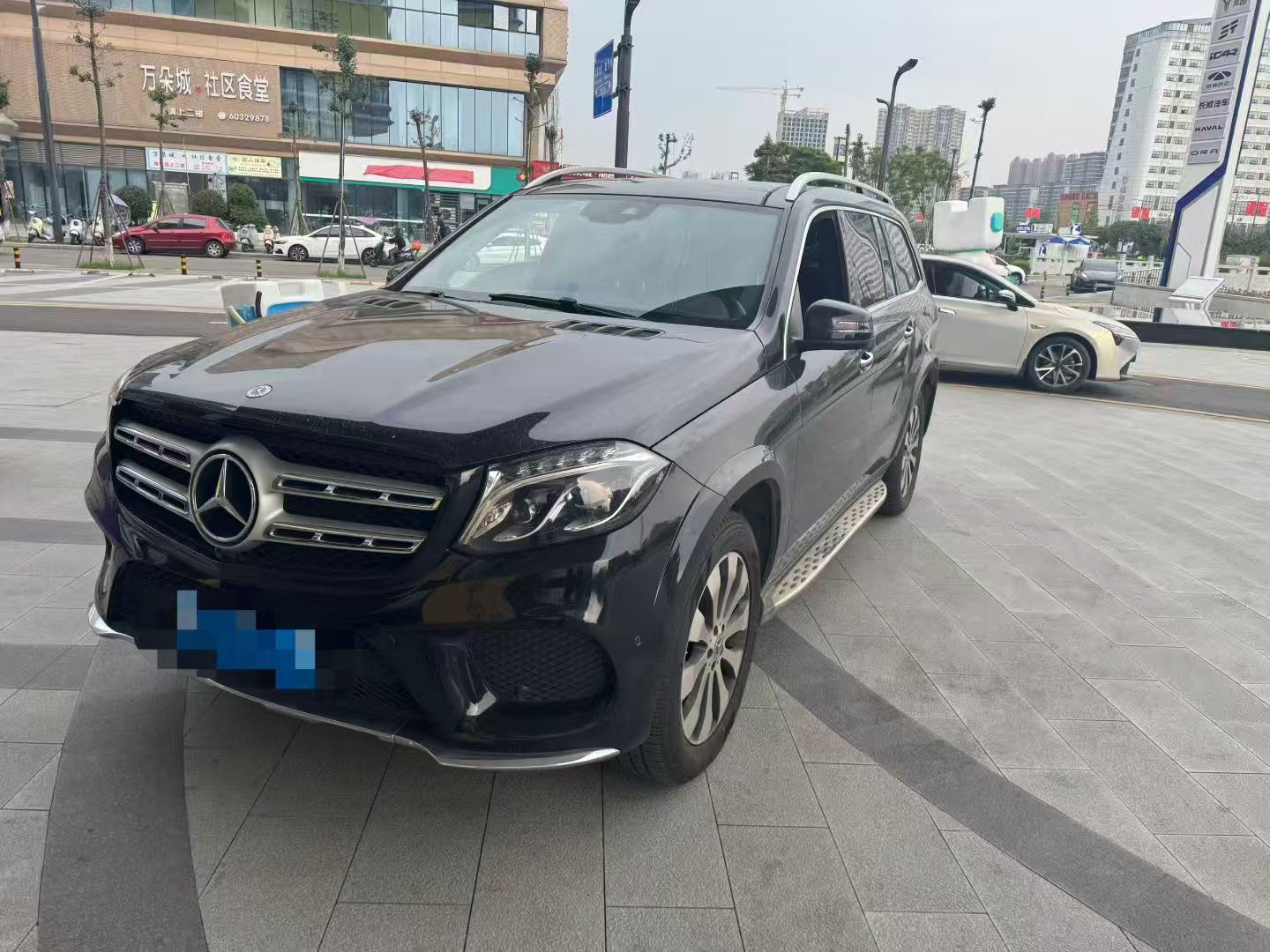 2018款奔驰 GLS 400 4MATIC 动感型