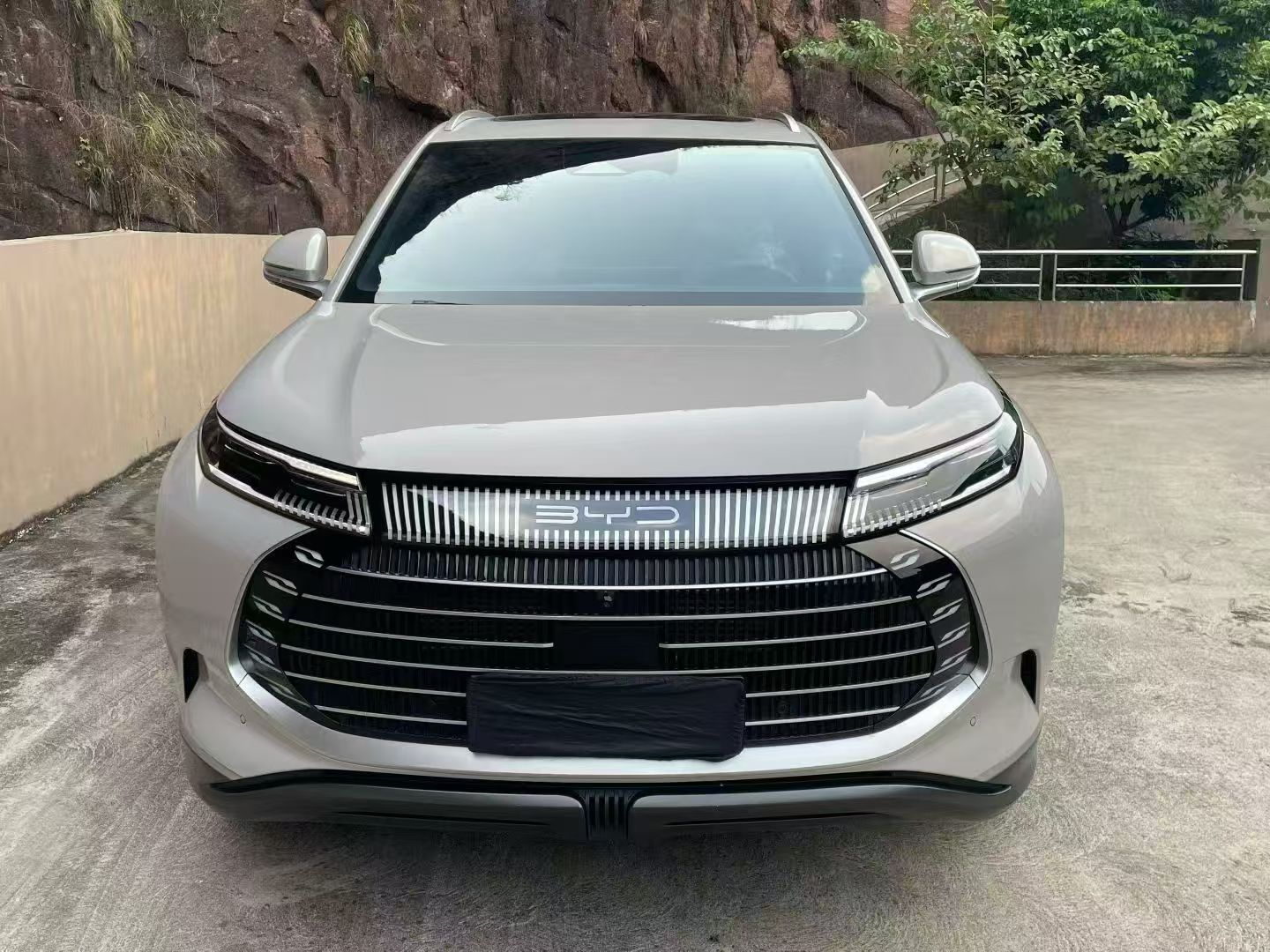 比亚迪护卫舰072023款护卫舰07DM-i100KM豪华型